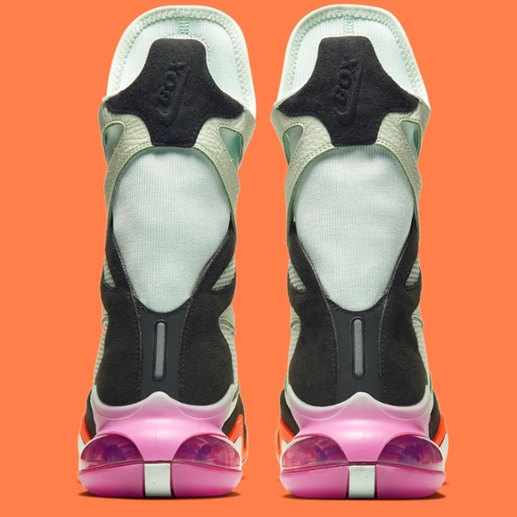 Sneakers - Picture 2 of 4